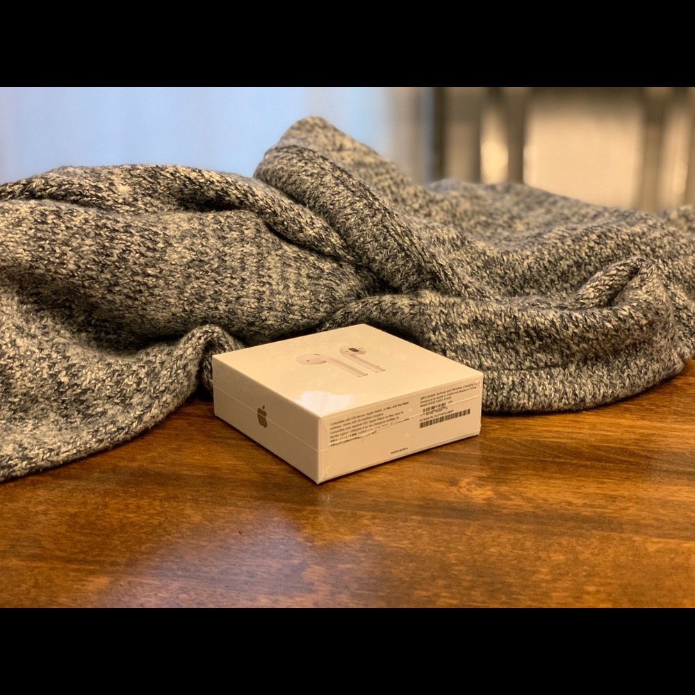 Apple airpods 2nd generation - Picture 2 of 3